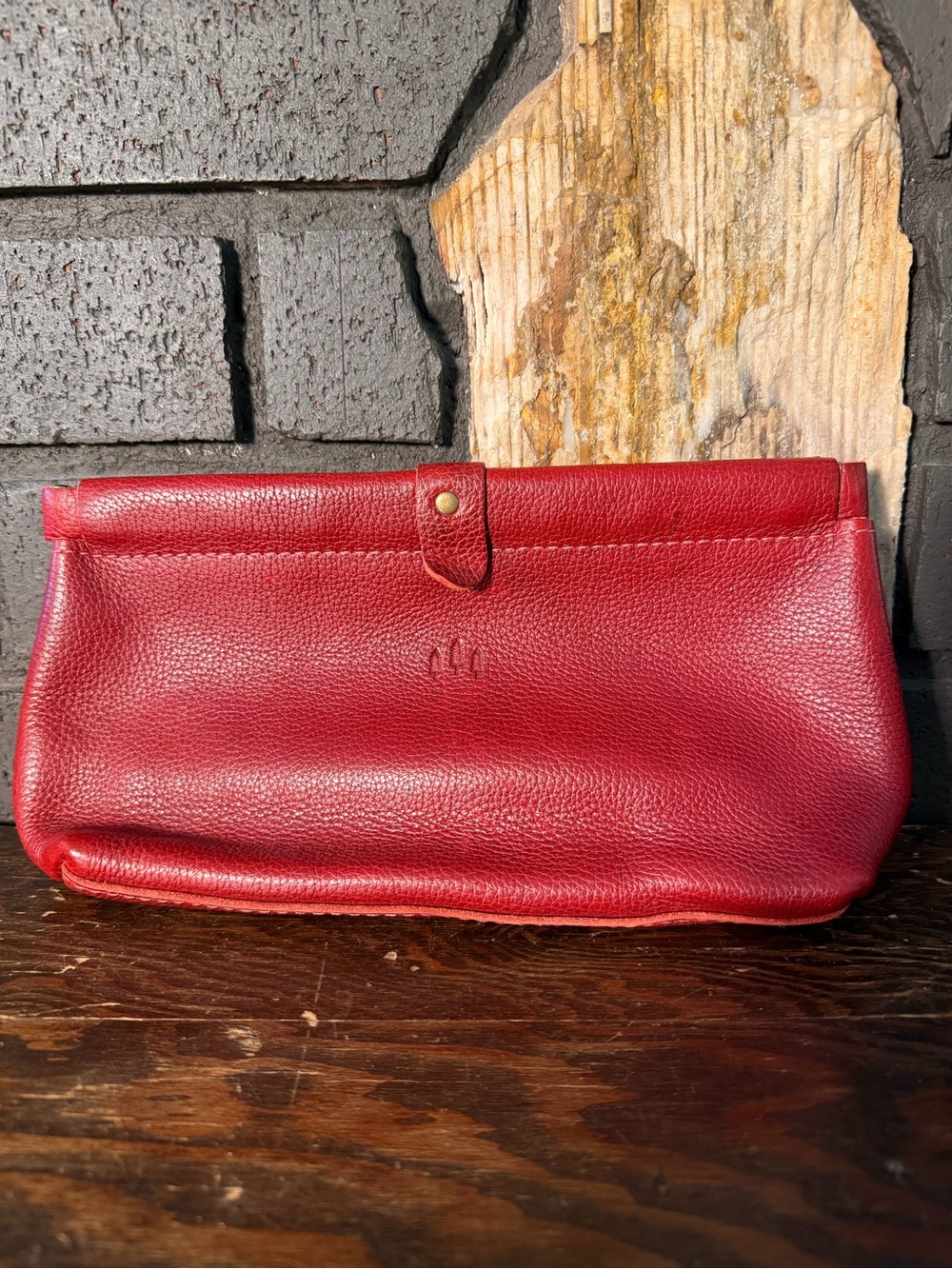 Portland Leather Famed Framed Pouch